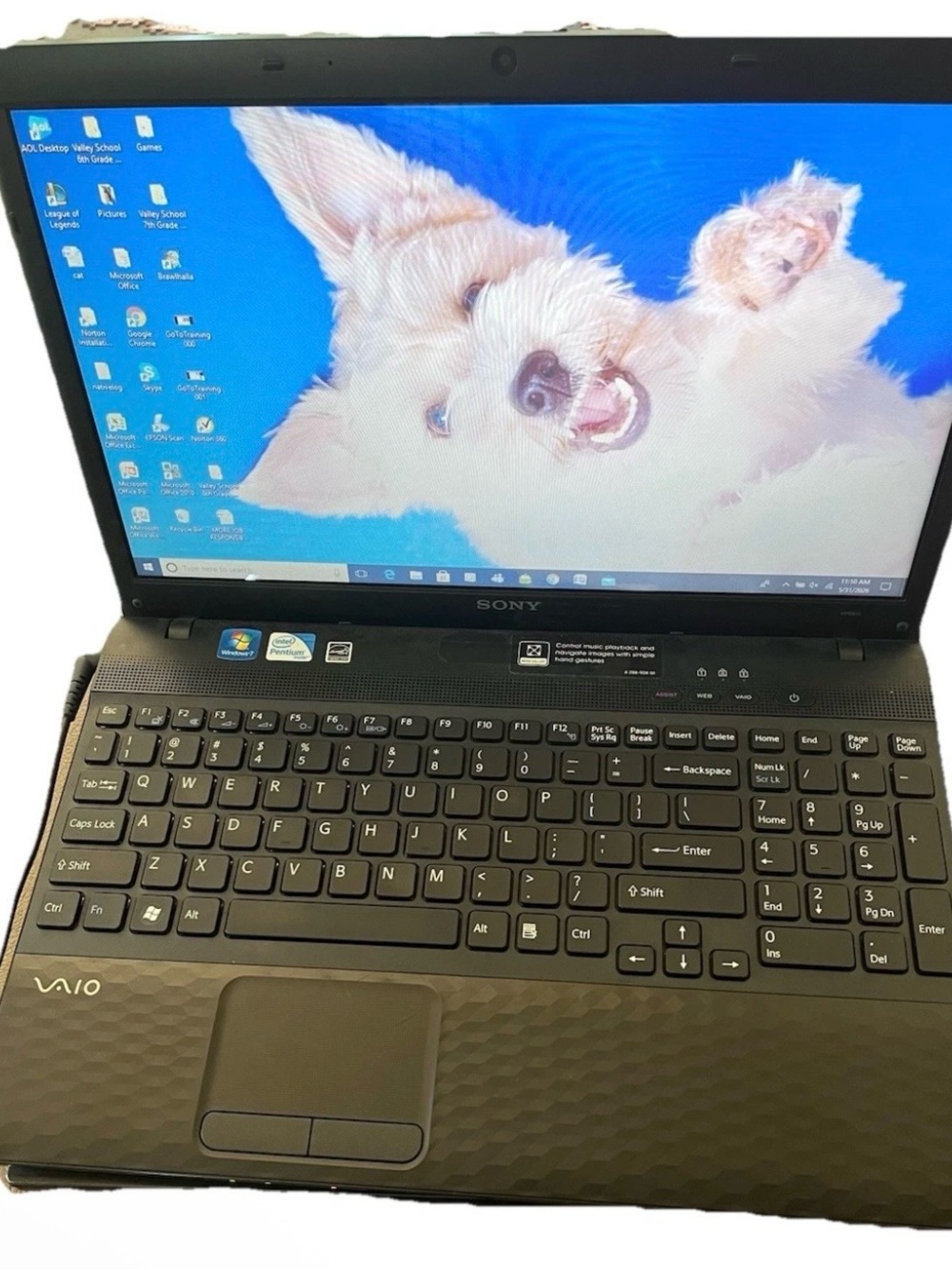 Sony VAIO PCG-71912L15.5"
Laptop w/ Charger - Fully
Functional